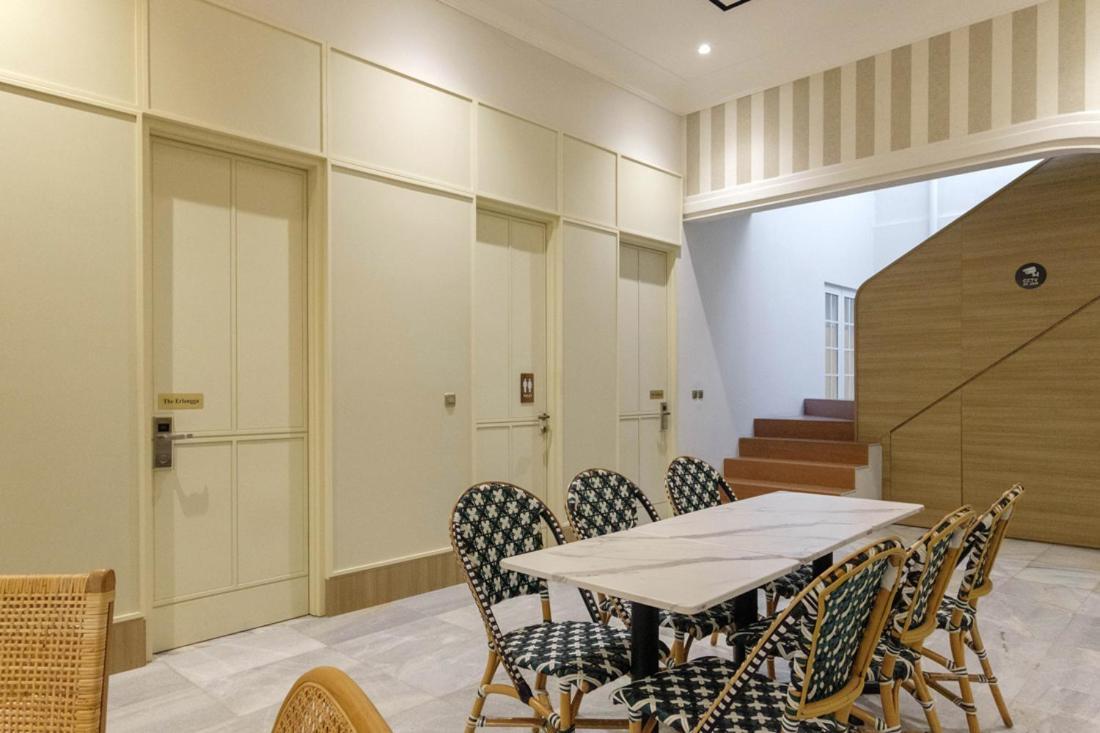 ホテル Casa Living Senopati ジャカルタ エクステリア 写真